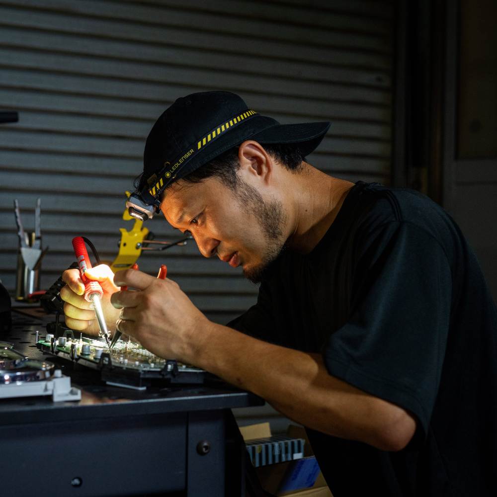 LENS HF4R WORK Web 5