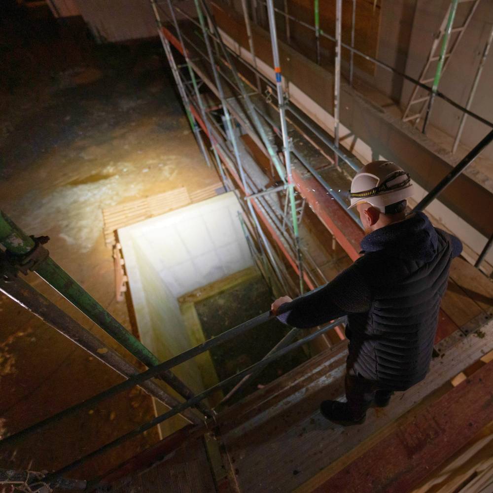 LENS HF8R WORK Web 5